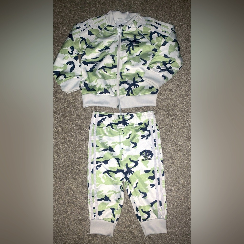 Adidas 2 piece camouflage toddler set Size 9 months